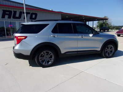 2022 Ford Explorer, $28700. Photo 3