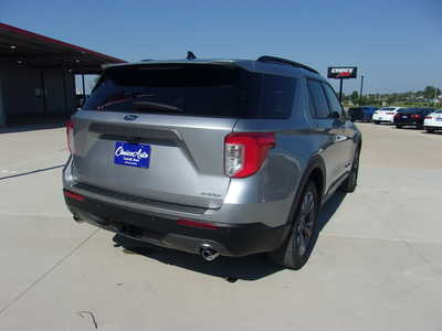 2022 Ford Explorer, $28700. Photo 4