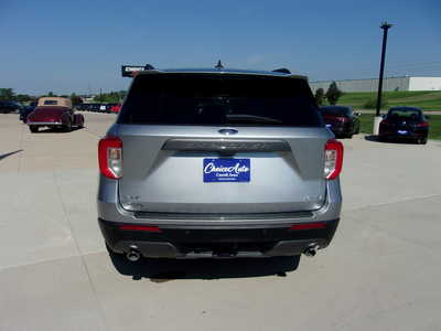 2022 Ford Explorer, $28700. Photo 5