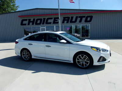 2018 Hyundai Sonata, $18900. Photo 2