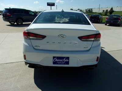2018 Hyundai Sonata, $18900. Photo 4