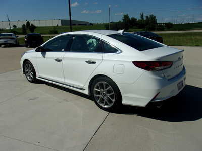 2018 Hyundai Sonata, $18900. Photo 6