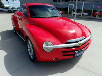 2004 Chevrolet SSR, $0. Photo 2