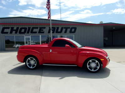 2004 Chevrolet SSR, $0. Photo 4