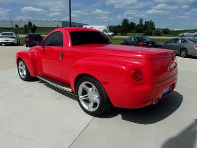 2004 Chevrolet SSR, $0. Photo 7