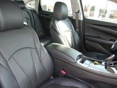 2019 Buick LaCrosse, $20650. Photo 11