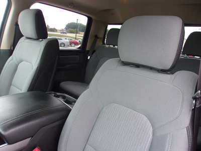 2020 RAM 1500 Crew Cab, $28600. Photo 12