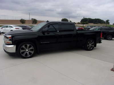 2016 Chevrolet 1500 Crew Cab, $23500. Photo 5