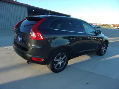 2011 Volvo XC60, $5500. Photo 4