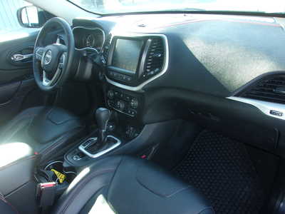 2014 Jeep Cherokee, $14500. Photo 12