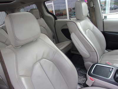 2017 Chrysler Pacifica, $9500. Photo 10