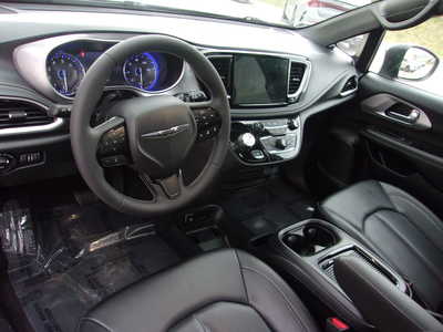 2023 Chrysler Pacifica, $29500. Photo 10
