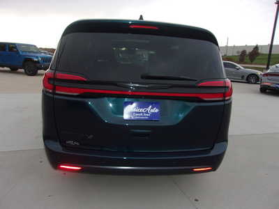 2023 Chrysler Pacifica, $29500. Photo 4