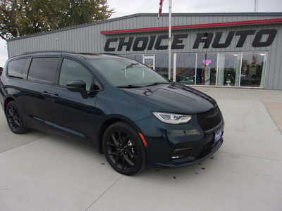 2023 Chrysler Pacifica, $29500. Photo 1