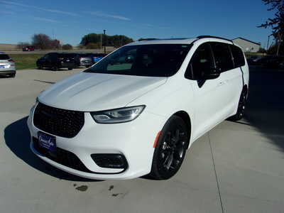 2024 Chrysler Pacifica, $29500. Photo 6