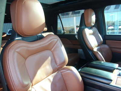 2018 Lincoln Navigator, $26750. Photo 11