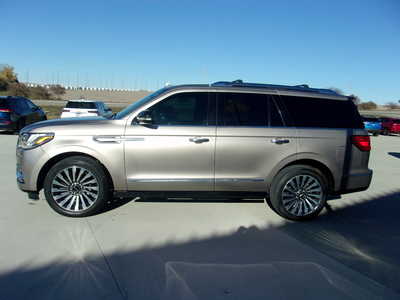 2018 Lincoln Navigator, $26750. Photo 7