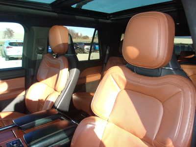2018 Lincoln Navigator, $26750. Photo 9
