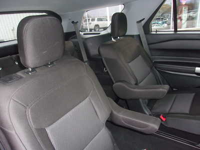 2023 Ford Explorer, $30250. Photo 12