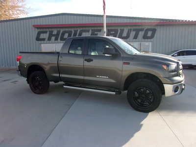 2011 Toyota Tundra Crew Cab, $12900. Photo 2