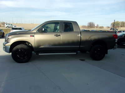 2011 Toyota Tundra Crew Cab, $12900. Photo 4