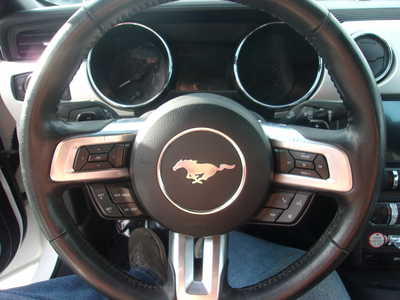 2017 Ford Mustang, $18500. Photo 10