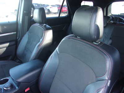 2018 Ford Explorer, $17750. Photo 8