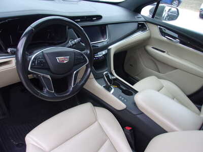 2018 Cadillac XT5, $16450. Photo 11