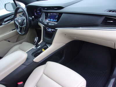 2018 Cadillac XT5, $16450. Photo 12