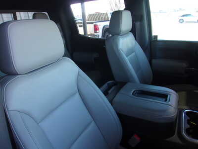 2022 Chevrolet 1500 Crew Cab, $37900. Photo 11