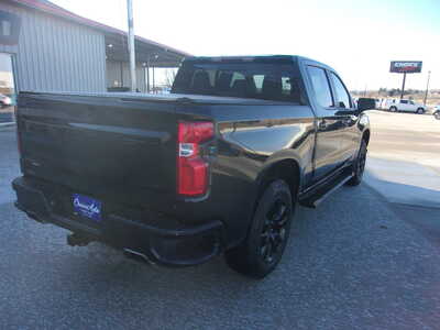2022 Chevrolet 1500 Crew Cab, $37900. Photo 3