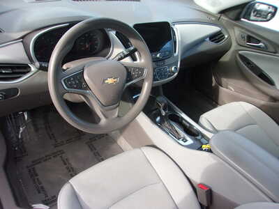 2023 Chevrolet Malibu, $14750. Photo 11