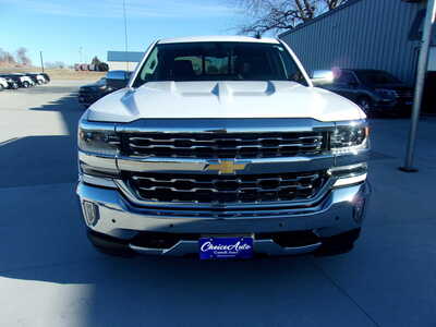 2017 Chevrolet 1500 Crew Cab, $19900. Photo 5