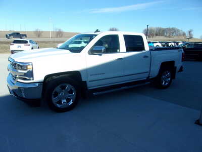 2017 Chevrolet 1500 Crew Cab, $19900. Photo 7
