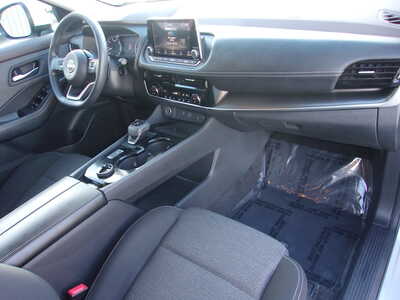 2022 Nissan Rogue, $21850. Photo 12