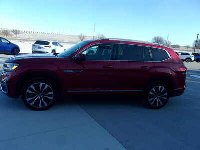 2022 Volkswagen Atlas, $30500. Photo 6