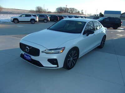2022 Volvo S60, $20900. Photo 6