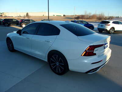 2022 Volvo S60, $20900. Photo 7