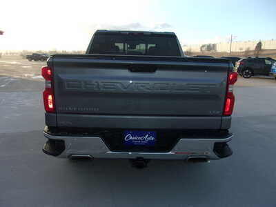 2022 Chevrolet 1500 Crew Cab, $32500. Photo 5