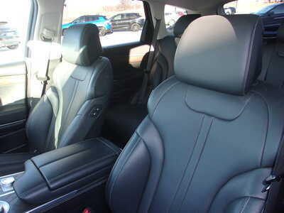 2024 Genesis GV80, $34500. Photo 9