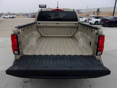 2023 Chevrolet Colorado Crew Cab, $25500. Photo 5