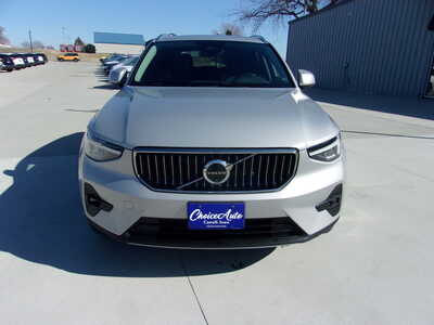 2024 Volvo XC40, $29800. Photo 5