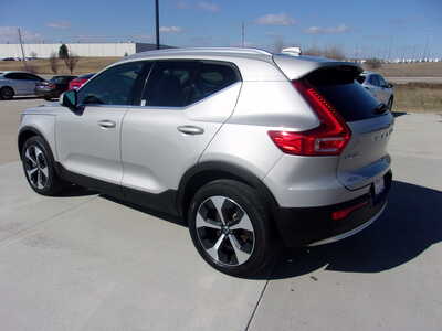 2024 Volvo XC40, $29800. Photo 8
