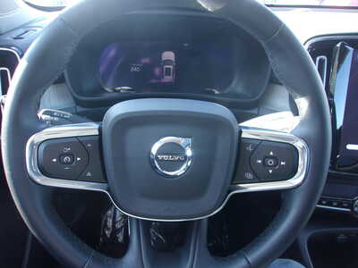 2024 Volvo XC40, $29800. Photo 9