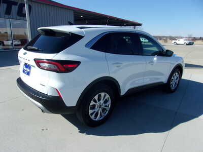2023 Ford Escape, $19850. Photo 3