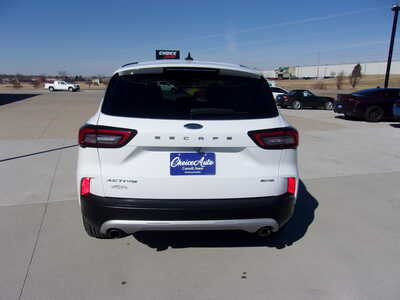 2023 Ford Escape, $19850. Photo 4
