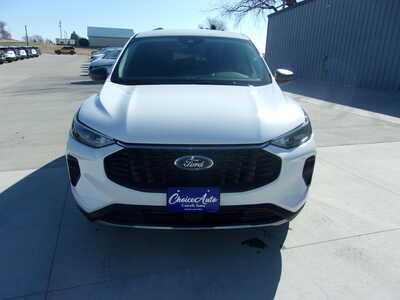2023 Ford Escape, $19850. Photo 5
