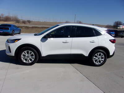 2023 Ford Escape, $19850. Photo 7