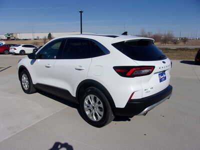 2023 Ford Escape, $19850. Photo 8