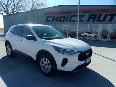 2023 Ford Escape, $19850. Photo 1